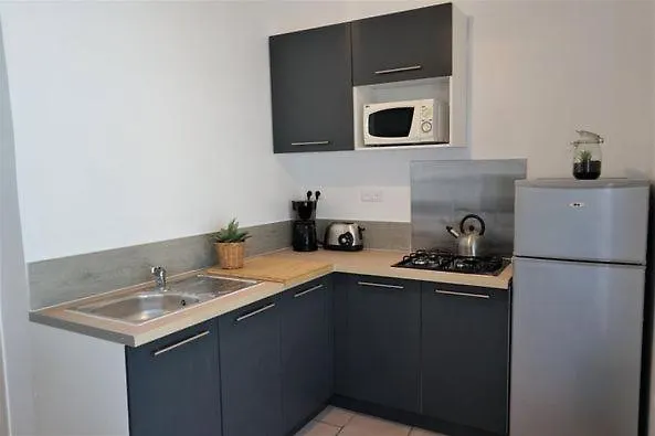 Les Figues Et Les Cigales Lejlighed