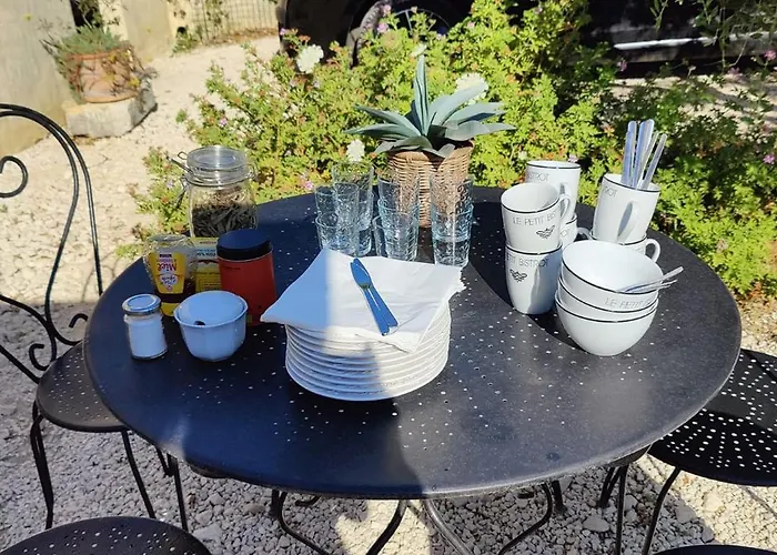 Les Figues Et Les Cigales